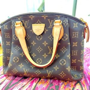 Authentic Louis Vuitton Revoil PM